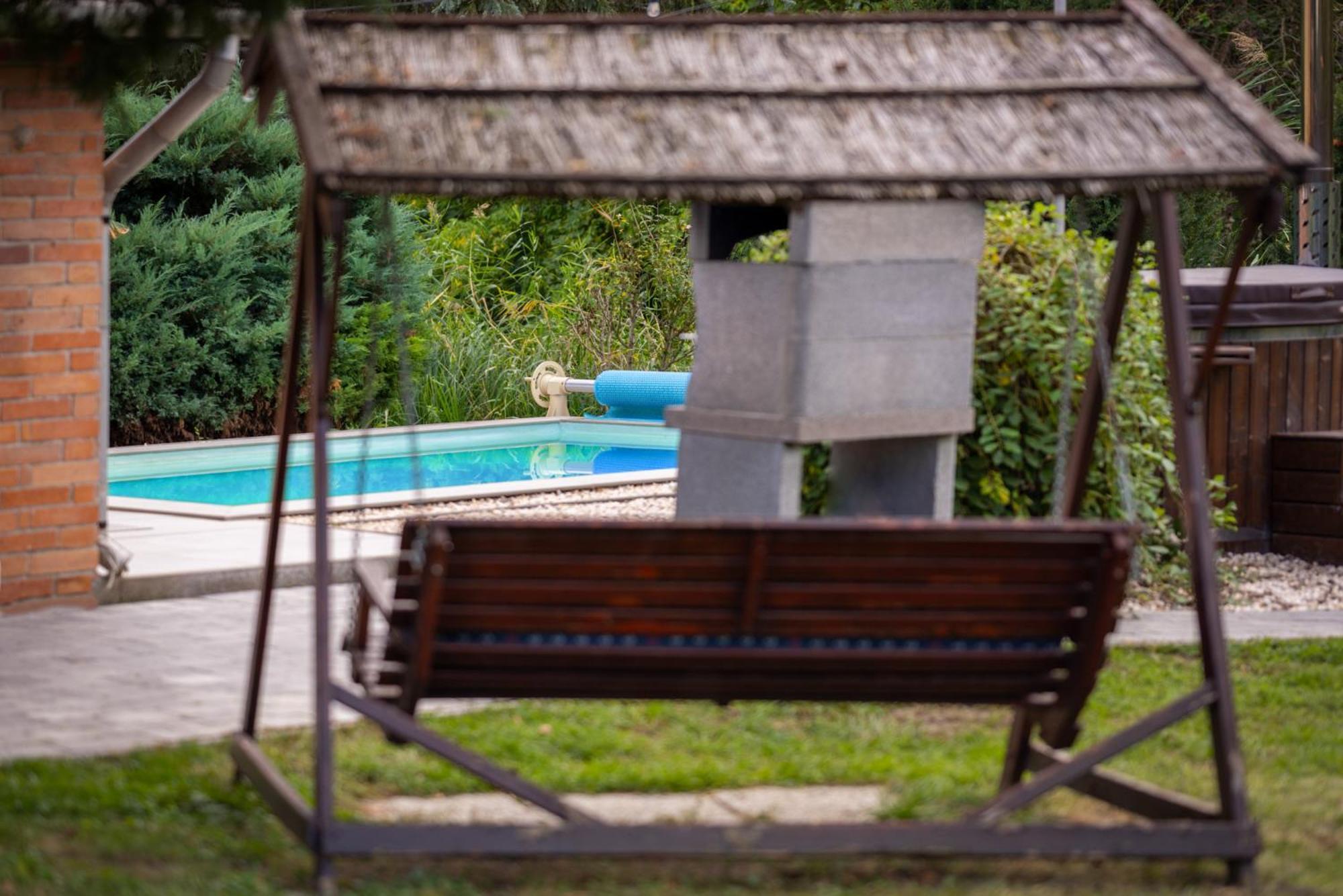 Pósteleki Vendégház-Nyugalom Szigetei Gyula Exterior foto